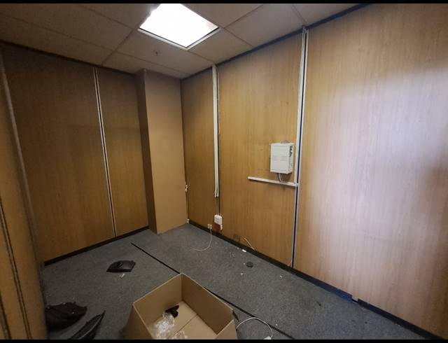110M² OFFICE TO LET IN DUNKELD WEST